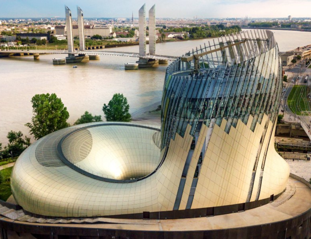 VISITE DE LA CITÉ DU VIN